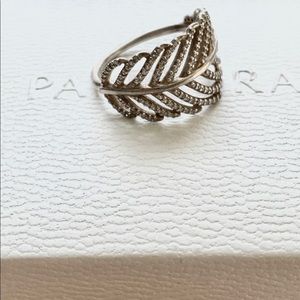 Pandora ‘Light as a Feather’ Ring